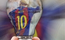 عکس-دلخواه-پشت-سر-قرار-آهنگ-مورد-علاقه-آن-بزارم