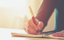 متن-ادبی-رمان-پیشنهاد-نام-تحقیق-مقاله-موضوع-دلخواه-زیبا-سریع-بنویسم